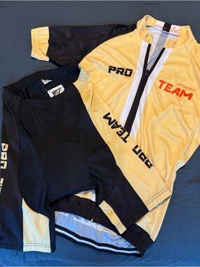 Myne Pro Team Yellow and Black Cycling Jersey and Short - Medium